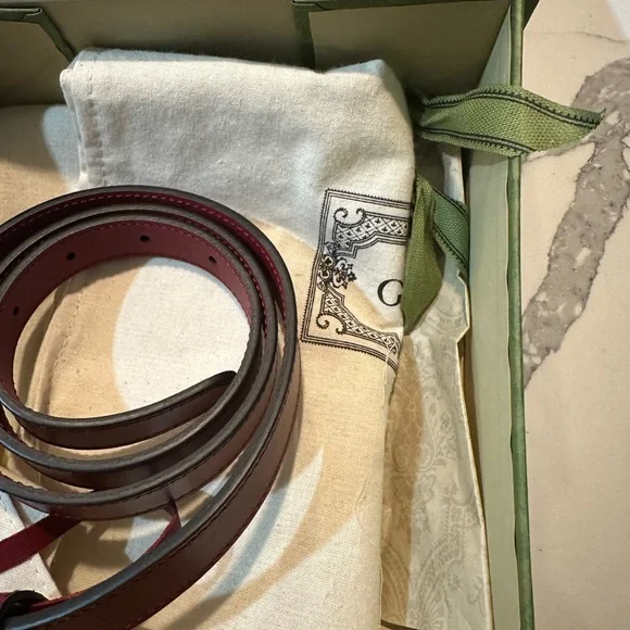 New Gucci Burgundy Red Leather Belt with Gold GG Buckle- small 80/32 - Picture 10 of 15
